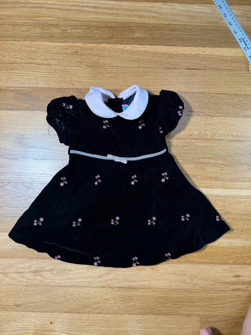 Vintage y2k baby Girl Black Velvet Floral Embroidered Dress Size 18M